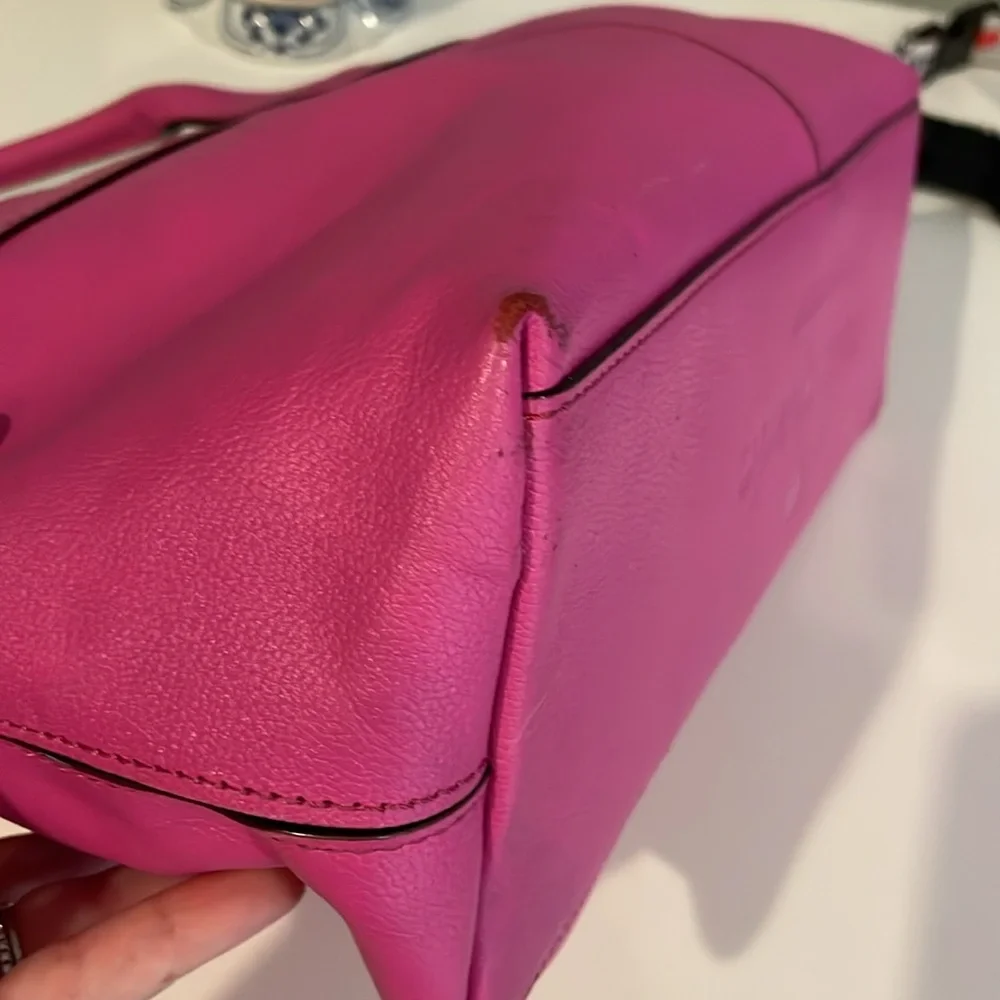 KATE SPADE large hot pink handbag with bow front and white, black interior - Picture 8 of 16